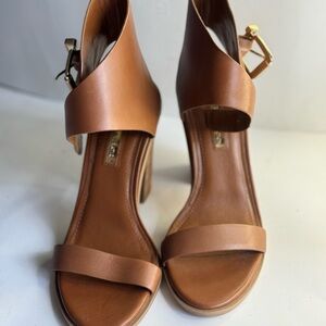 BCBG Generation Heels in brown camel size 6
